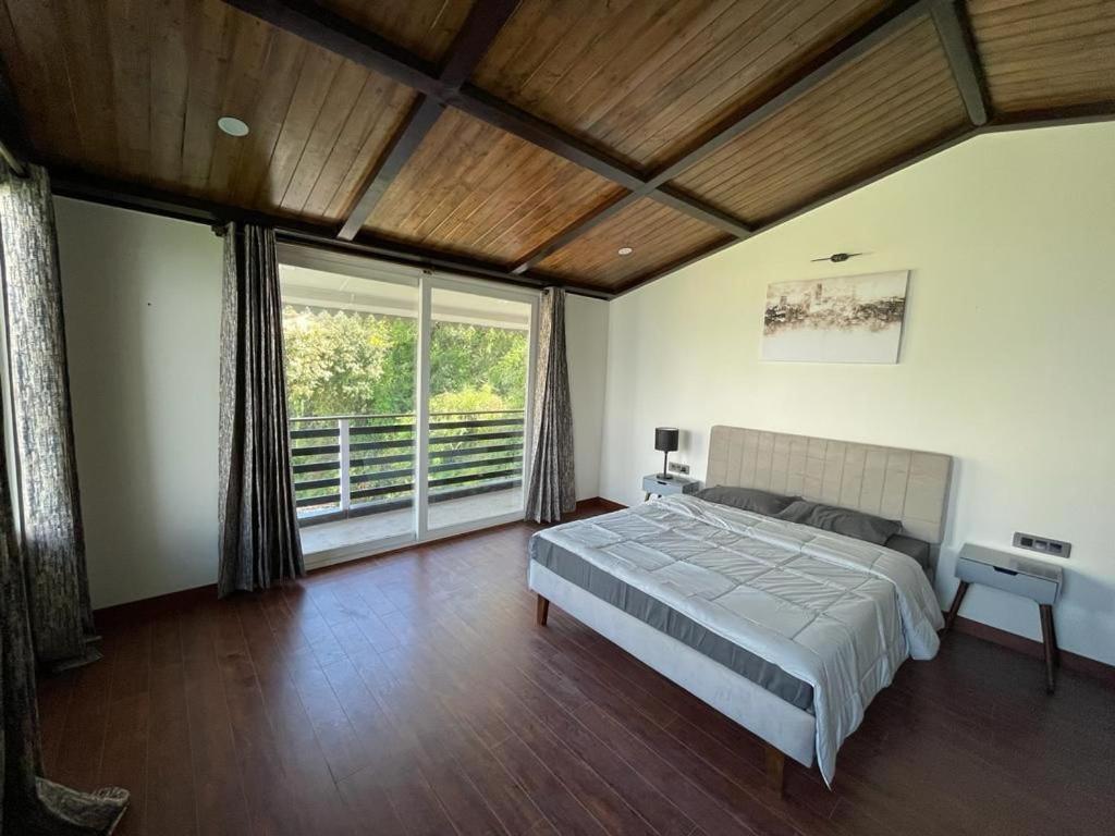 Вілла The Sky House Масурі Екстер'єр фото